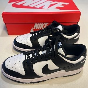 NWT ✨Nike Dunks - Panda Women’s Size 9